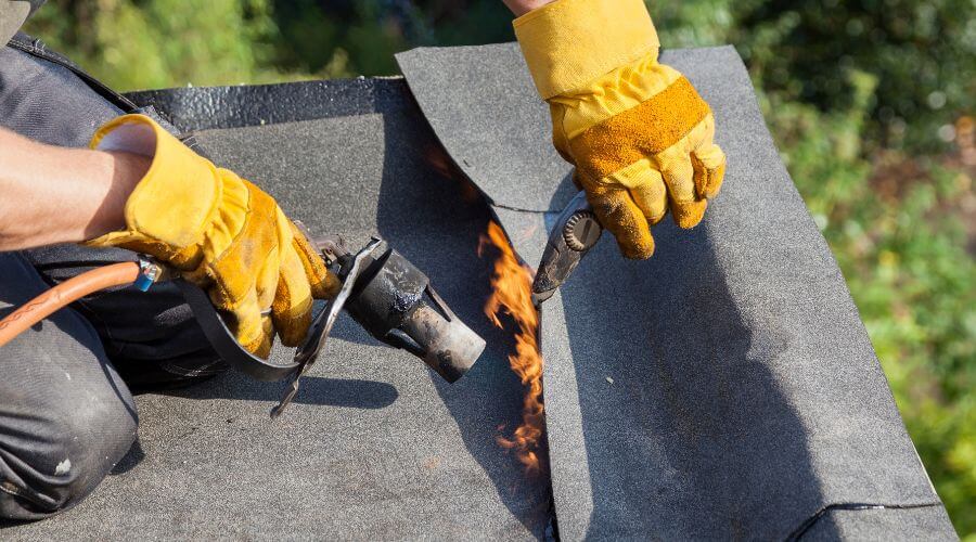 Professional gutter cleaning in Browning, MO